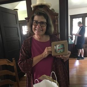 Meet your Posher, Iris